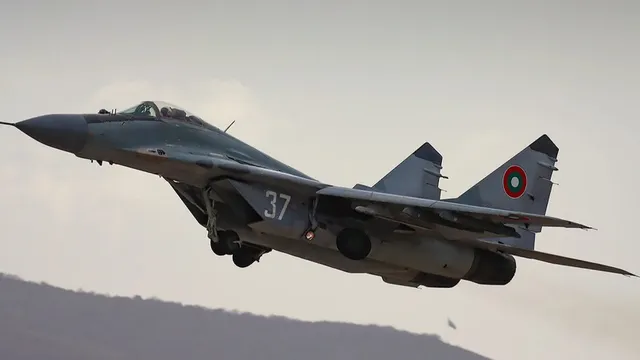 Военният министър е писал до Полша и до Унгария с молба за резервни части за МиГ-29