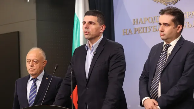 ДБ към Радев: Дните ви на спокойствие изтекоха