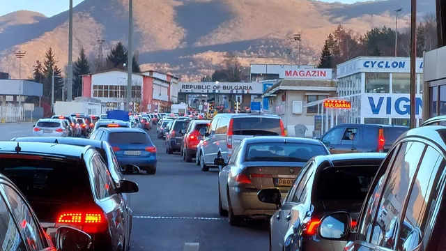 Засилен трафик на ГКПП "Капитан Андреево" и на ГКПП "Калотина"