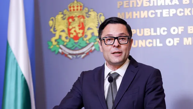 Вицепремиерът Пулев: "Лукойл" не преработва руски петрол, България вече е поискала удължаване на дерогацията