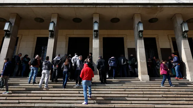 Над 2 млрд. евро са необслужваните кредити