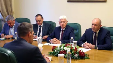 Румен Радев се е срещнал с представители на Axon