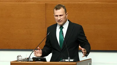 След напрежение в пленарната зала: Депутат от ПБ получи наказание