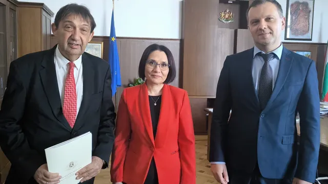 Ваня Стефанова се срещна с Иван Шишков и Николай Найденов в Съдебната палата