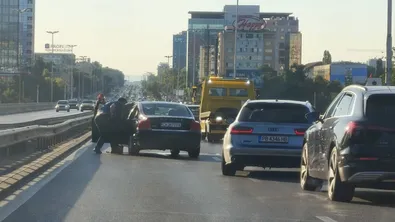 Три коли се удариха на „Цариградско шосе“, образува се задръстване
