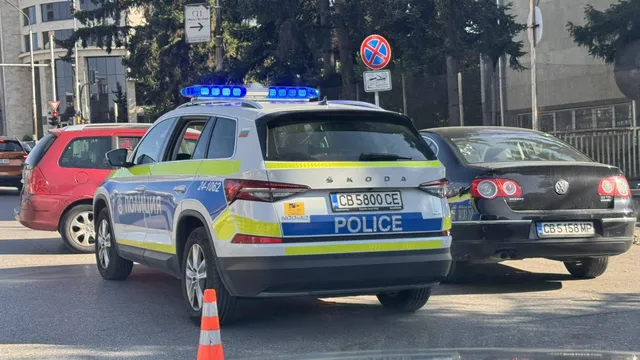 Катастрофа затруднява движението в столичния квартал "Дианабад"