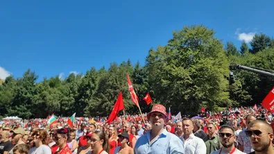 Хиляди социалисти се събират на Бузлуджа за 135-годишнината на БСП