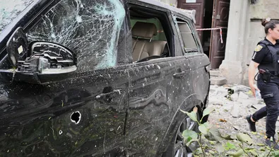 Руски дрон удари жилищен блок в Одеса, двама души са ранени