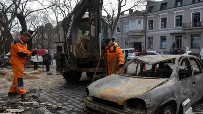 Руски въздушен удар в Украйна уби една жена и рани седем души