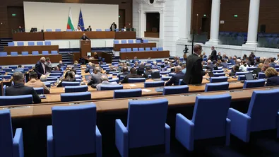 Парламентът обяви обществена поръчка за над 103 000 евро за напитки и пакетирани храни