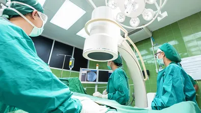 Хирурзи в Търговище премахнаха 600-грамов тумор от 26-годишна пациентка