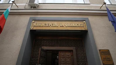 Четвъртото плащане по ПВУ намалява бюджетния дефицит за юли на месечна база