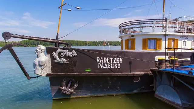 Корабът "Радецки" също спря да плава заради ниското ниво на Дунав