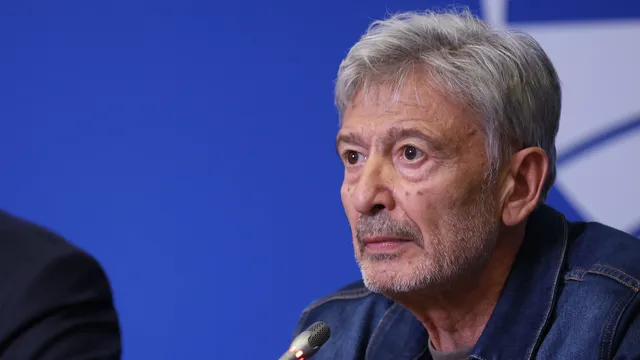 Васил Терзиев пенсионира Ириней Константинов като директор на театър "София"