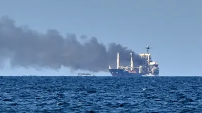 Русия удари три товарни кораба в Черно море (Видео)