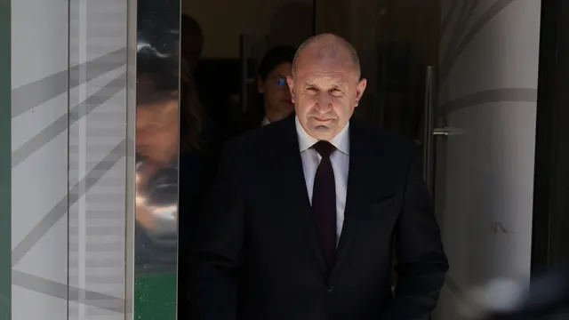 Румен Радев отива на летище Доброславци да види бъдещия индустриален парк