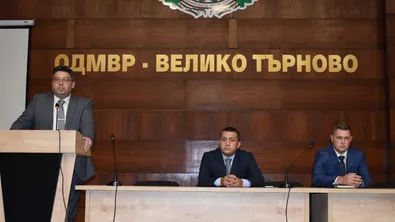 Шефът на полицията във Велико Търново представи новия заместник-директор Мирослав Йорданов
