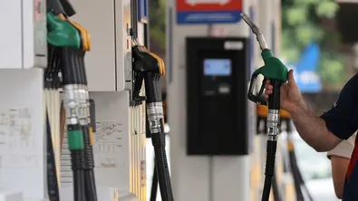 Цените на петрола се понижиха в азиатската търговия