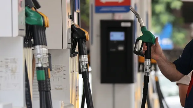 Цените на петрола се понижиха в азиатската търговия