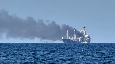 Загинал и трима ранени при въздушна атака срещу граждански кораб в Черно море