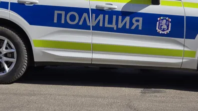 Осем мигранти, укрити в камион, влезли в България през Гърция