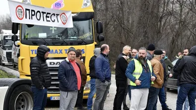 Балканските камиони вдигат бариерата: превозвачите готвят блокада на границите заради Брюксел