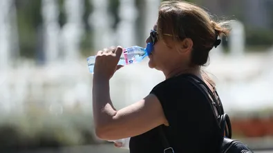 Столичната община раздава безплатна вода и през уикенда заради жегите