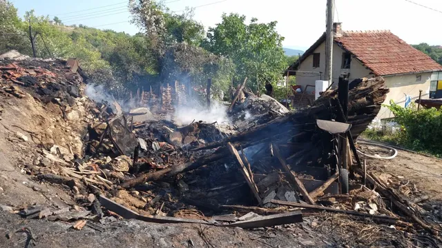 Трети ден продължава борбата с пожара край село Висока могила