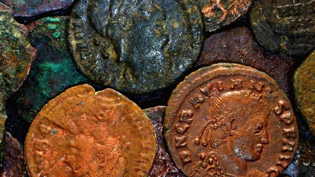 Семейство откри съкровище от XVII век при ремонт на дома си