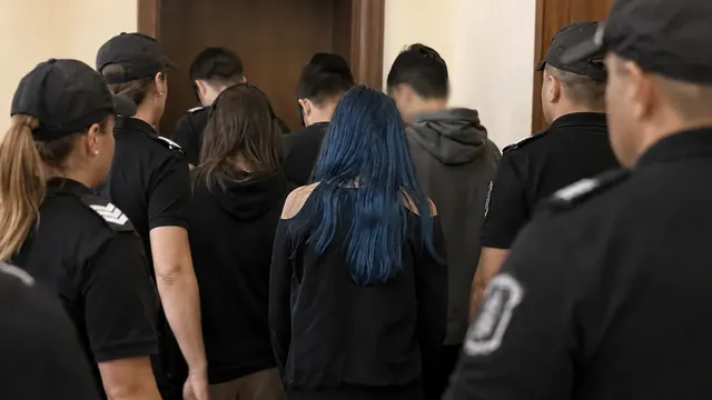 Двете непълнолетни, обвинени за убийството на Младежкия хълм, поискаха свобода