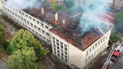 Четири деца заподозрени за пожара в бившия техникум в Монтана