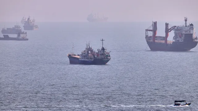 Два кораба с над 200 туристи се сблъскаха в Йонийско море