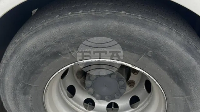 Антипример: Автобус кара в насрещното, за да изпревари автомобили (ВИДЕО)