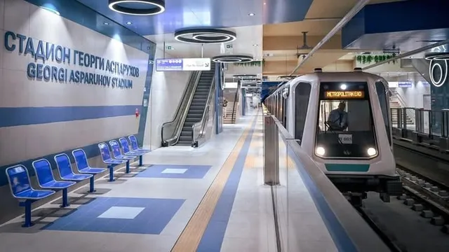 Метрото в София с удължено работно време заради Левски - АЕК