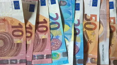 Синдикати и работодатели се разбраха за четирите показателя за определяне на минималната заплата