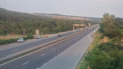 Автобус със сръбска регистрация катастрофира на АМ „Тракия“