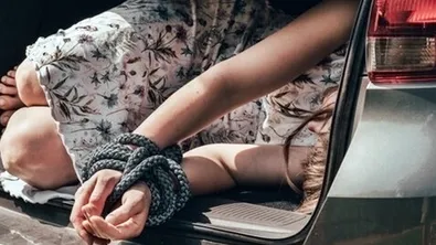 Седем души отвлякоха и измъчваха 26-годишна жена край Горна Оряховица, сред задържаните са и три жени