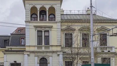 От Нотариат в Дом на младите: емблематична сграда в София получава нов живот