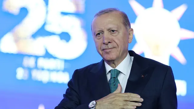 Ердоган начерта бъдещето на партията си за следващите 25 години: "Започваме наново"
