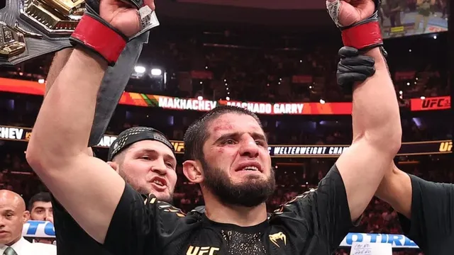 История в UFC: Ислам Махачев записа 17-а поредна победа