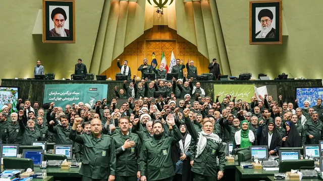 Иран затяга контрола: до 2 години затвор за интервю с "вражеска" медия