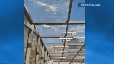 Само два дни след откриването: Счупиха козирката на нова метростанция в София