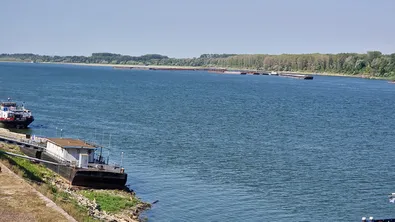 Продължава да е критично нивото на река Дунав