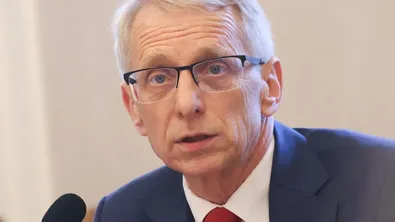 Денков с остри критики към Москва: Пропагандата представя Путинова Русия като „антифашистка“