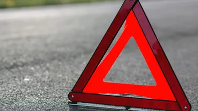 Катастрофа между камион и автомобил затруднява движението по пътя Айдемир-Алфатар
