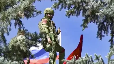 Русия твърди, че е превзела още две украински села
