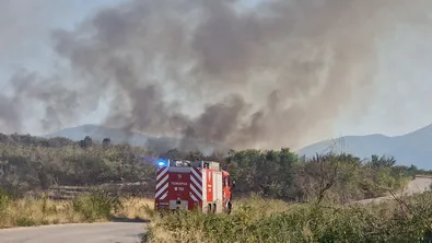 Над 6000 бали със слама горят в ломското село Ковачица