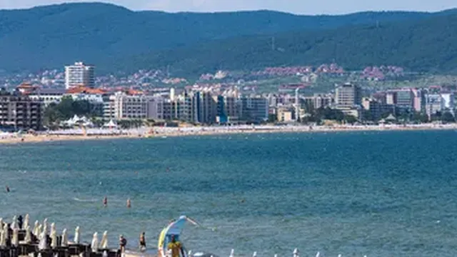 Собственик нападна данъчни в Слънчев бряг и избяга с касовия апарат