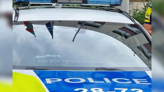 Мъж е обвинен за кражба на вещи от автомобил в Гурково, докато собственикът спял вътре