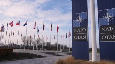 НАТО: Готови сме да реагираме при иранска атака срещу американски цели в Европа